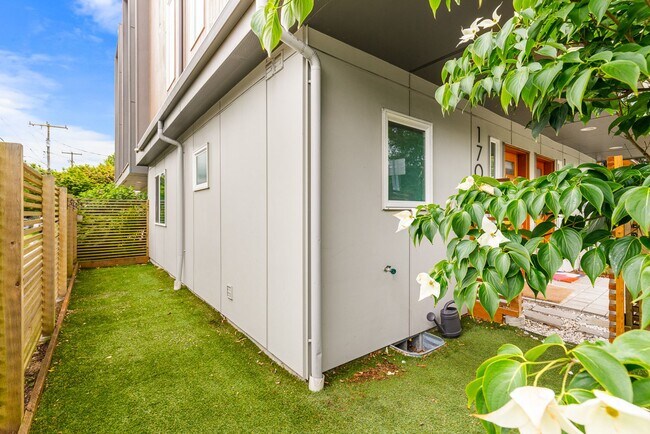 Foto del edificio - $1,000 Move-In Special! Modern 2-Bed, 2-Ba...