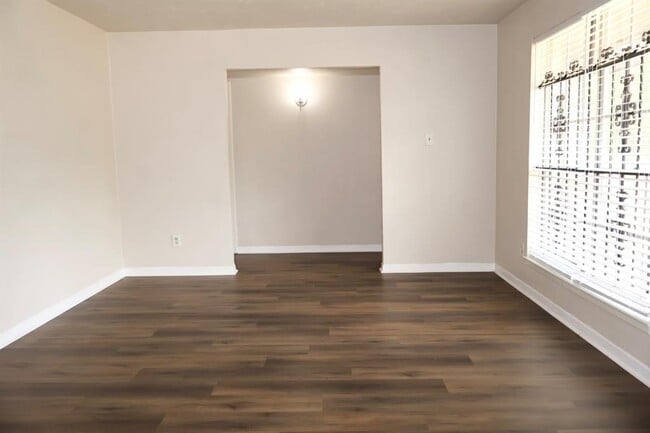 Building Photo - 7731 Melanie St