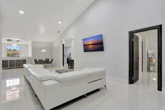 Building Photo - 6584 Villa Sonrisa Dr