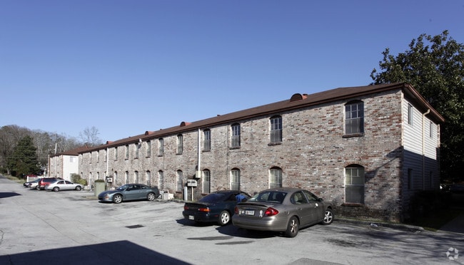 Building Photo - Chateau Royale West