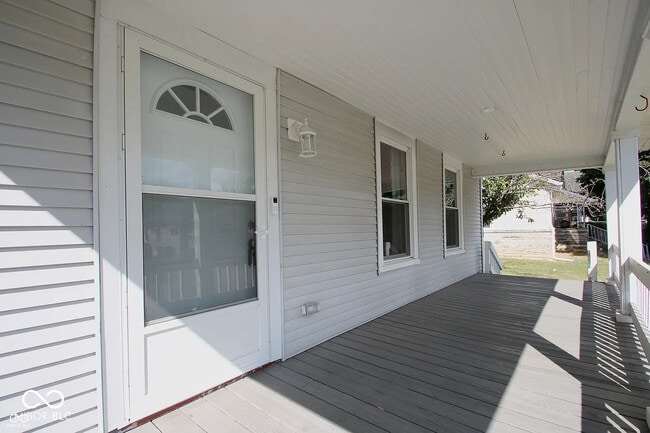 Foto del edificio - 56 Central Ave