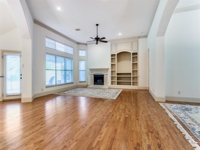 Foto del edificio - 629 Creekview Ln