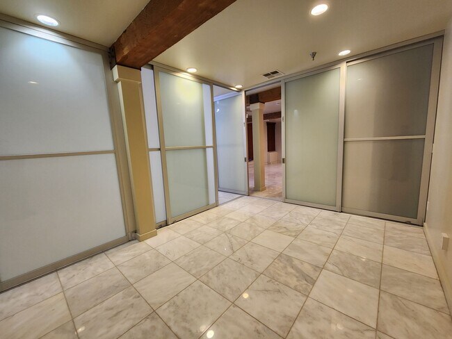 Foto del edificio - 120 I St