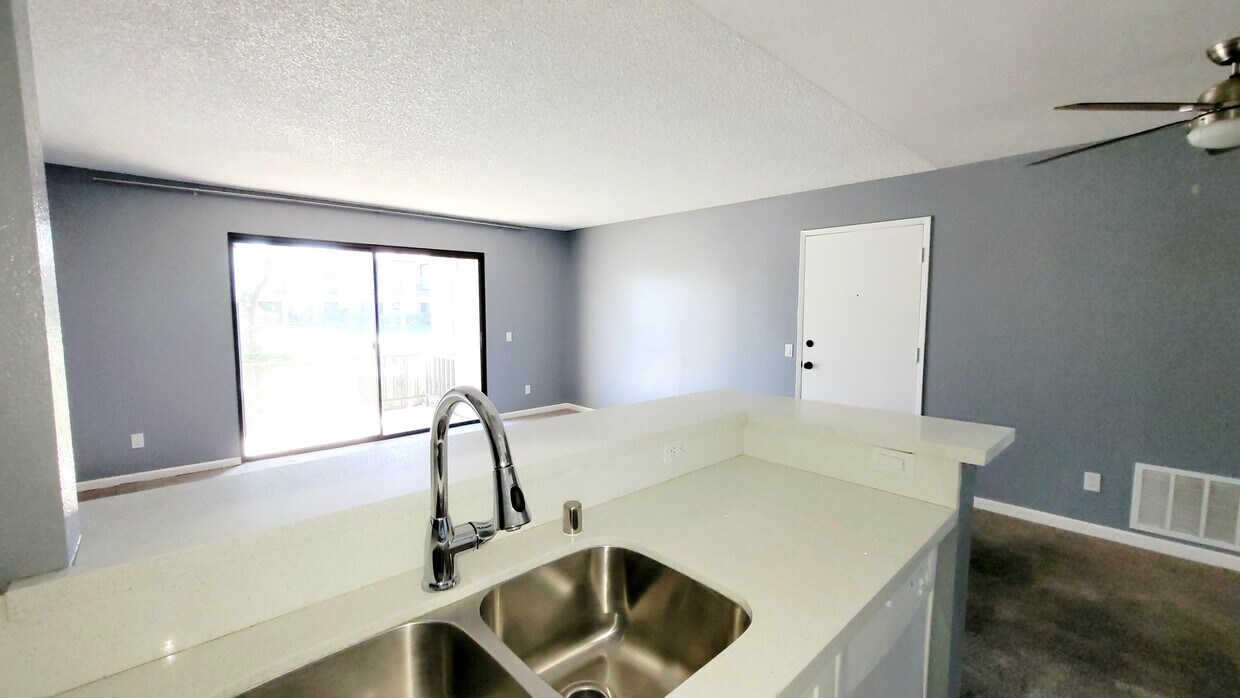 Foto principal - 31200 Landau Blvd