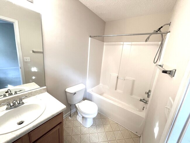 Foto del edificio - 7134 Georges Way