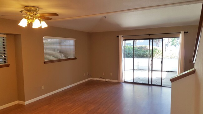 Building Photo - 2 Bedroom Condo with Garage in Parkside Co...