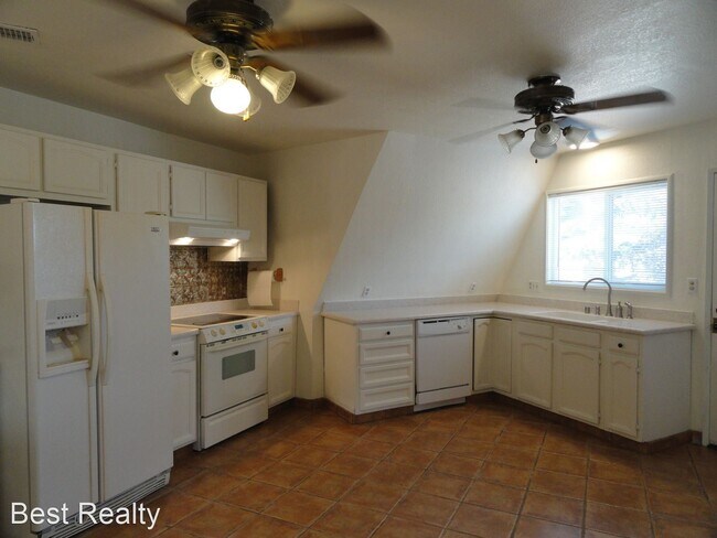 Building Photo - 3 br, 2 bath House - 21001 Country Club Drive