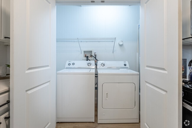 1BR 1BA - 800SF - Bristol Station Apartments