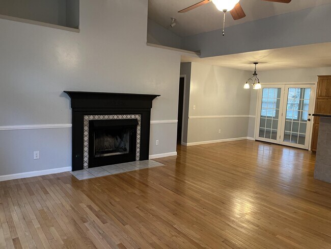 Building Photo - 35 Briar Ln