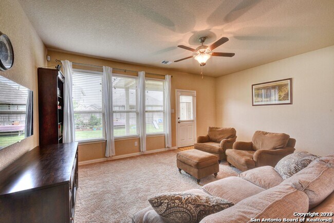 Foto del edificio - 3 Bed 2 Bath Waterford Park Subdivision