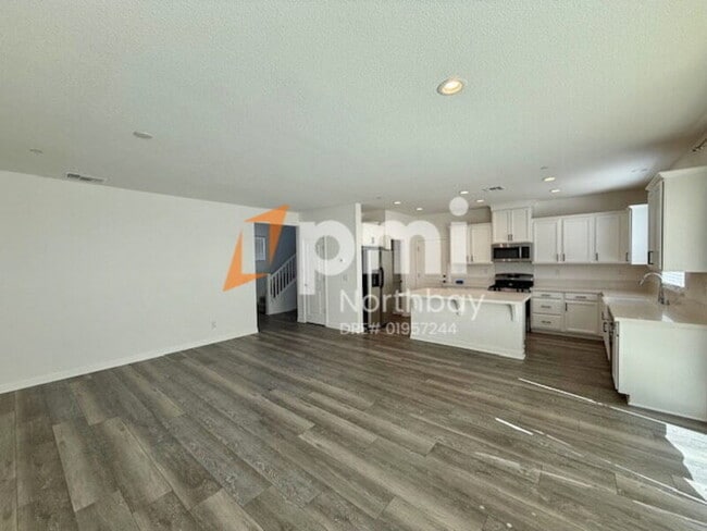 Building Photo - 707 Carnation Dr