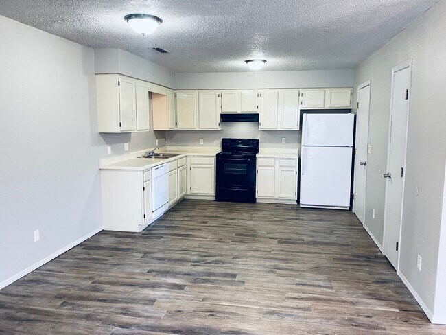 Building Photo - 3166 Singletree Ave
