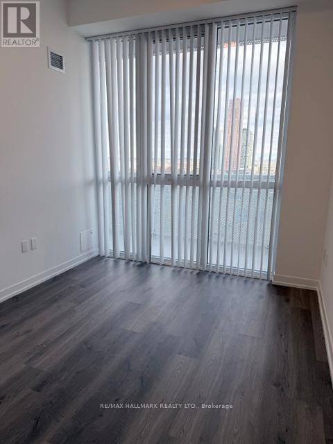 Photo du bâtiment - 8 Interchange Wy