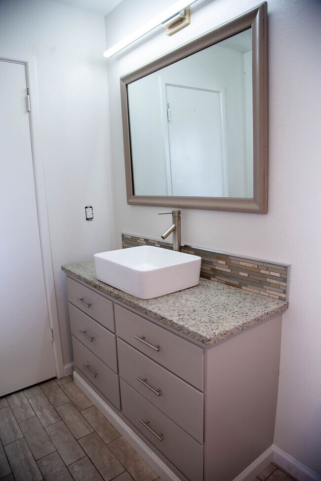 Foto del edificio - 6500 Woodchuck Dr