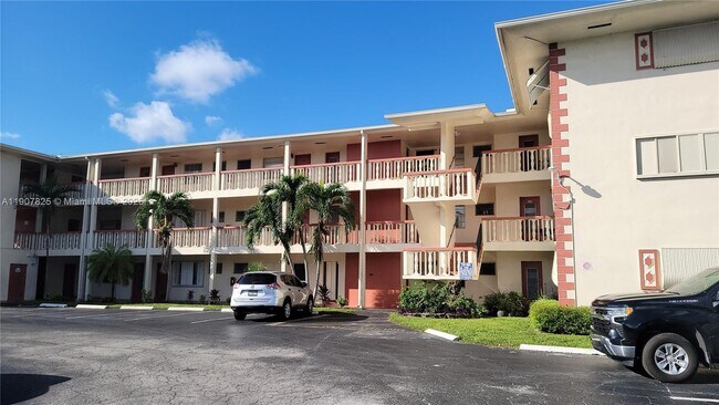 Foto del edificio - 4731 NW 10th Ct