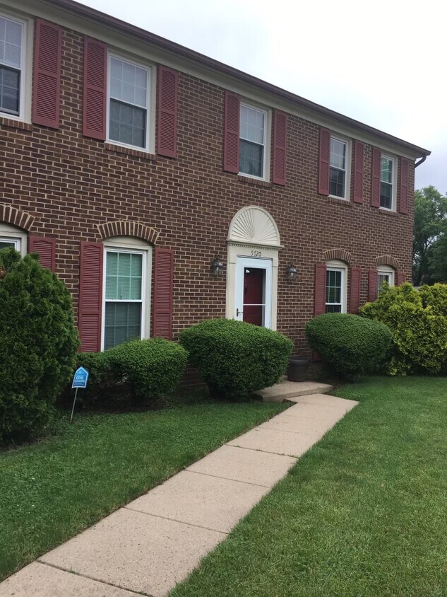 Building Photo - 5720 Triplett Dr