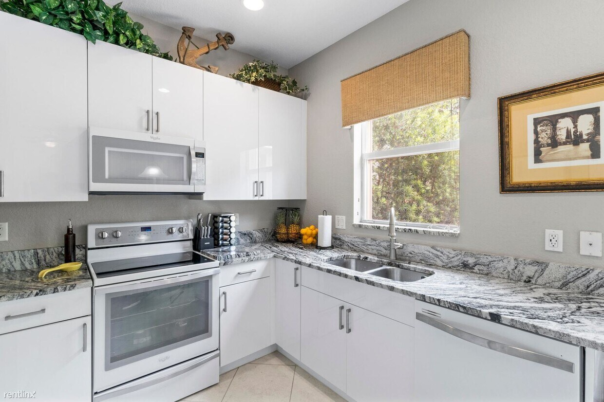 3 br, 2.5 bath House 10435 Yarrow Dr House Rental in Boynton Beach