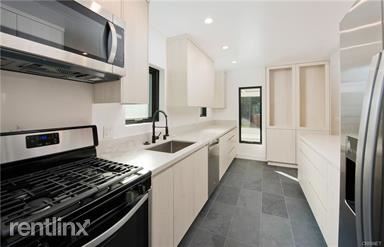 Building Photo - 3 br, 3 bath House - 22651 Oxnard St