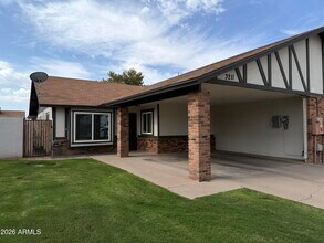Building Photo - 3211 E Calypso Ave