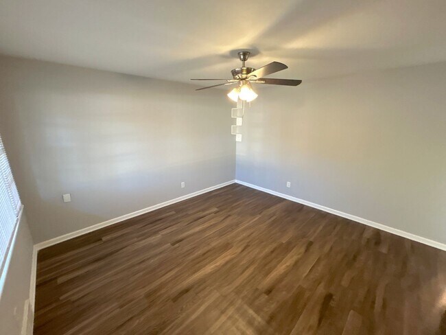 Foto del edificio - 1741 Hood St