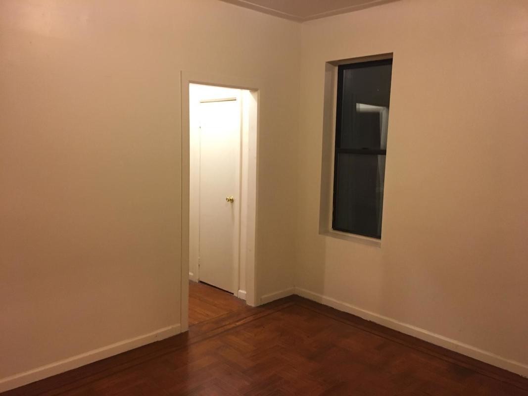 Foto principal - 479 Linden Blvd
