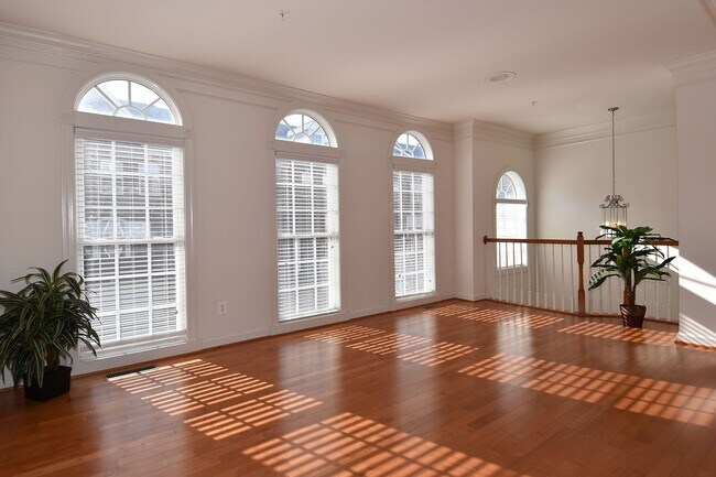 Foto del edificio - 7981 Vigne Ct