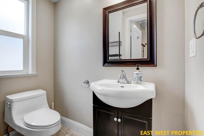 Building Photo - 58 S Altadena Dr