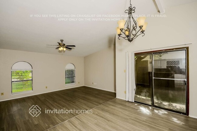 Foto del edificio - 3409 Livingston Ln
