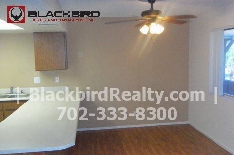 Building Photo - 2 bed 2 bath private porch all appliances