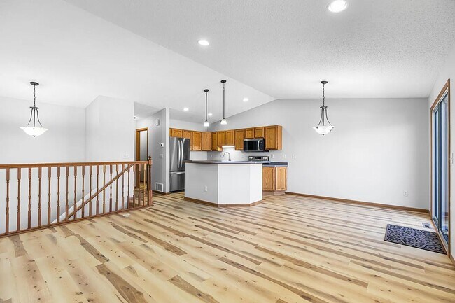 Building Photo - Spacious Family Home Featuring Deck, Garage & Updated Finishes
