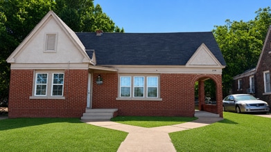 Building Photo - 2128 N Stonewall Ave
