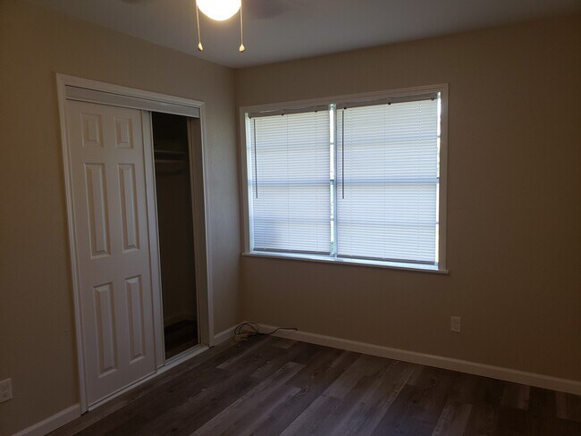 Building Photo - 805 Lamar