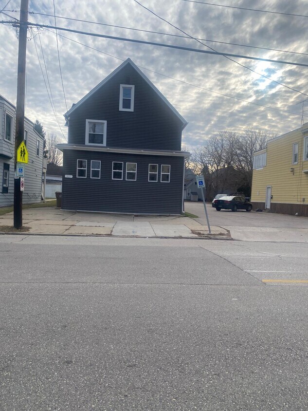 Street View - 927 Washington Rd