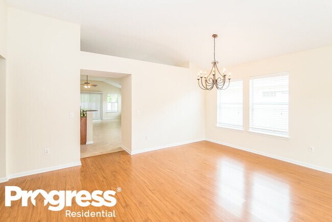 Building Photo - 13370 Devan Lee Dr E