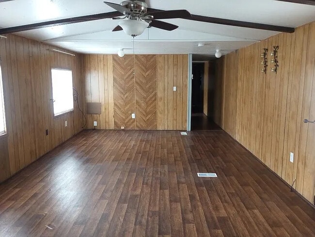 Building Photo - 2 Bedroom 2 Bathroom