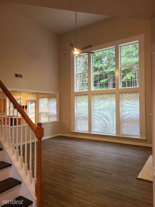 Building Photo - 4 br, 2.5 bath House - 845 Mountclaire Dr
