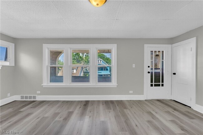Building Photo - 4808 E 84th St