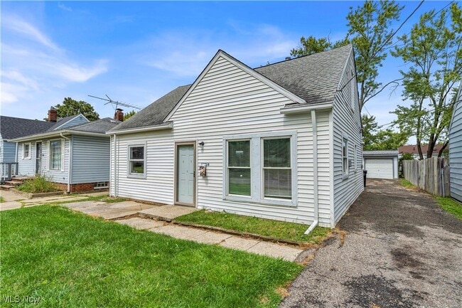 Building Photo - 12714 Bennington Ave