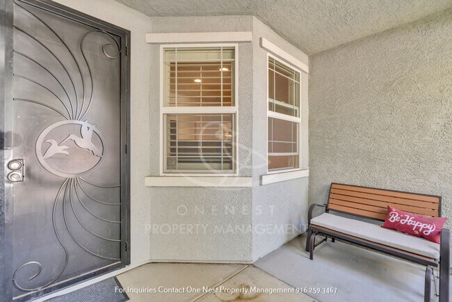 Foto del edificio - 3 bdrm 2 bth, East Lincoln large backyard