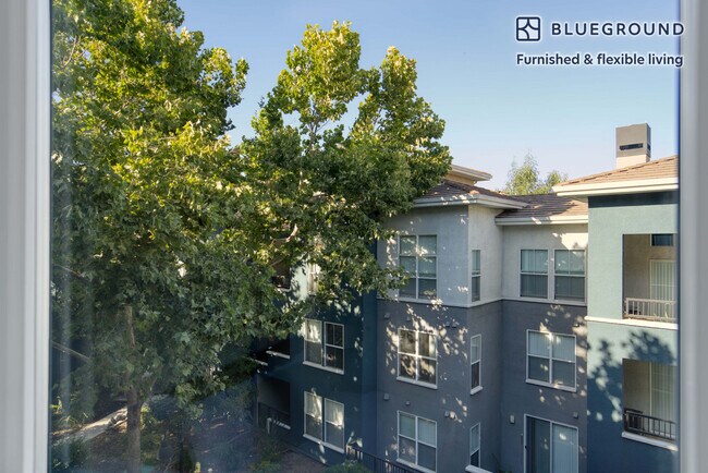Foto del edificio - 1265 Lakeside Dr