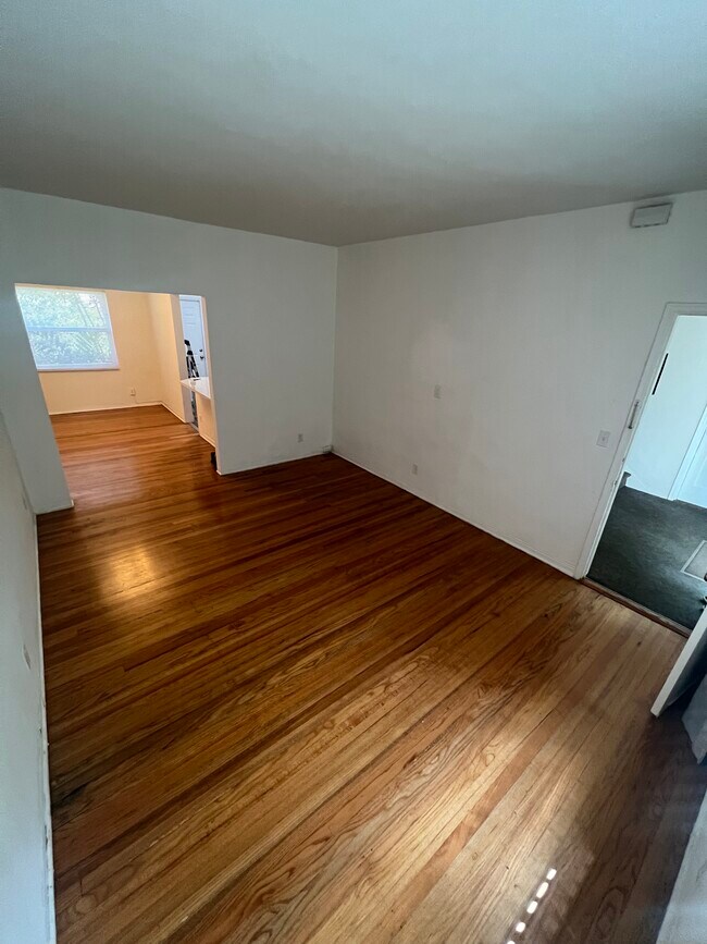 Foto del edificio - 723 NE 91st St