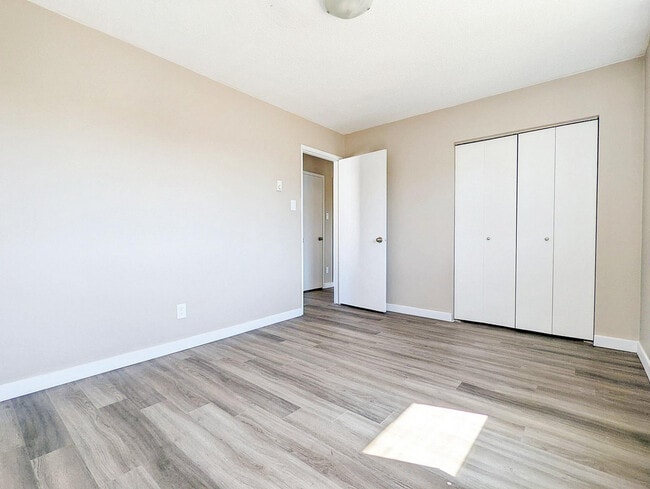 Photo du bâtiment - Uptown Apartments
