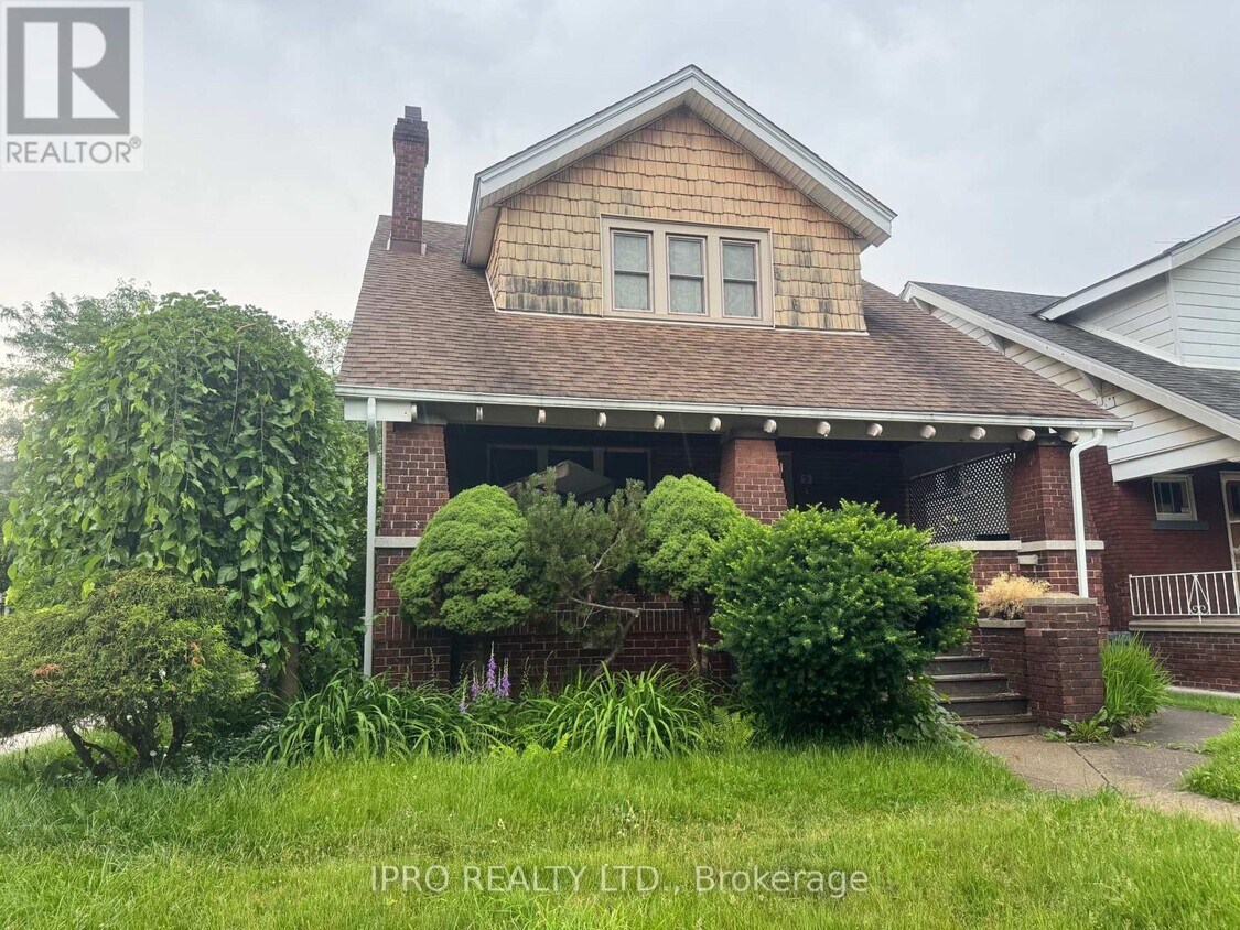 Photo principale - 1395-1395 Dougall Ave