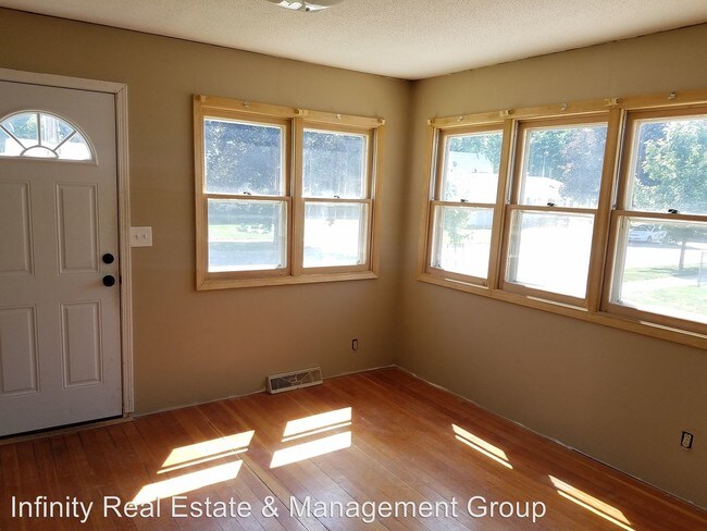 Building Photo - 3 br, 1 bath House - 809 6th St NW