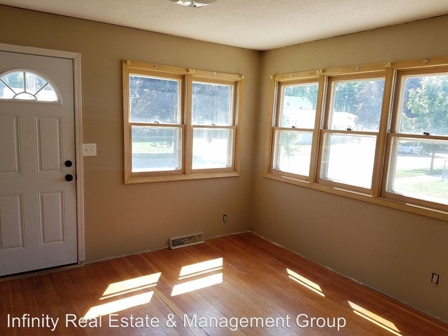 Foto del edificio - 3 br, 1 bath House - 809 6th St NW