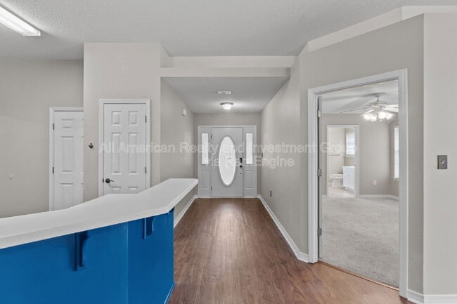 Building Photo - 917 Lajolla Ln