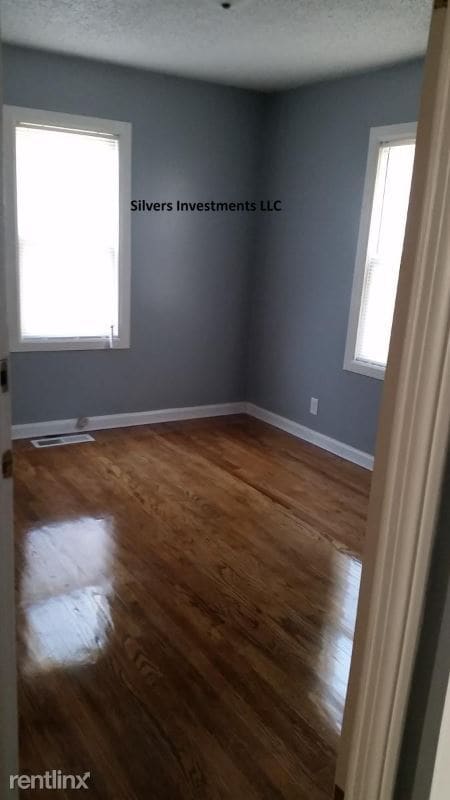 Building Photo - 4 br, 1 bath House - 330 N Baughman Ave
