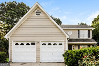 Building Photo - 6427 Pine Bark Ct