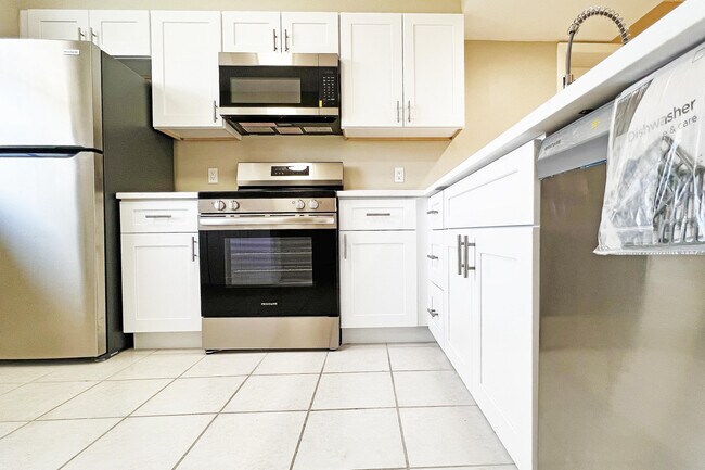 Foto del edificio - 3636 Whitehall Dr