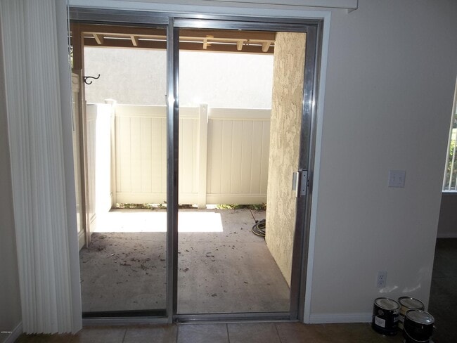 Building Photo - 1425 Ramona Dr